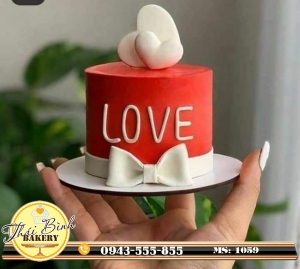 Bánh kem nơ fondant tông đỏ sang trọng tặng người thương