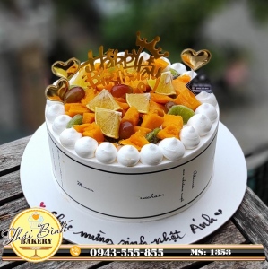Bánh kem hoa quả sang trọng tặng bạn Ánh