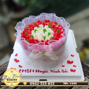 mẫu bánh bó hoa tulip đỏ trắng