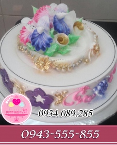 Bánh kem hoa chế sang và đẹp tông tím trắng