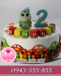 Bánh kem nặn fondant bé tuổi rắn