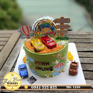 Bánh kem mô hình ô tô tông xanh mừng sinh nhật con Minh Chung