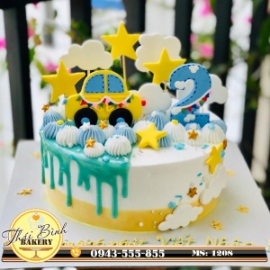 bánh kem nghộ nghĩnh ô tô sinh nhật bé 2 tuổi