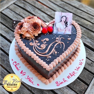Bánh tim phủ socola in ảnh tặng người yêu