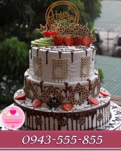 bánh kem hoa quả 3 tầng tặng bố mẹ