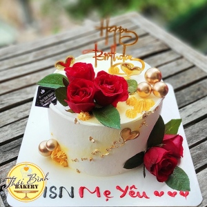 Bánh kem hoa hồng đỏ tươi đẹp tặng mẹ yêu