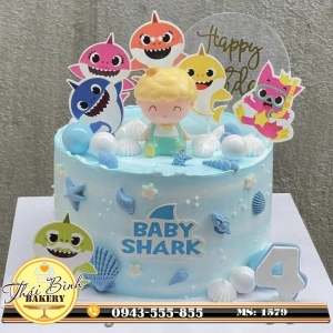 Bánh kem cậu bé tóc vàng baby shark mừng sinh nhật Khôi Nguyên 4 tuổi