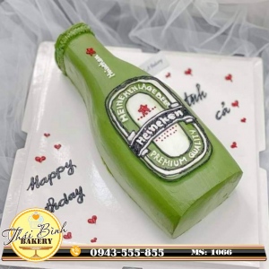 Bánh kem tạo hình chai bia heineken xanh sang trọng tặng Anh cả