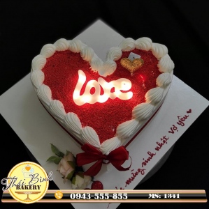 Bánh tim redves chữ LOVE điện sang trọng tặng Vợ Yêu