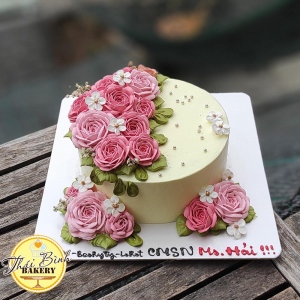 bánh kem bắt bông hoa hồng tặng bạn