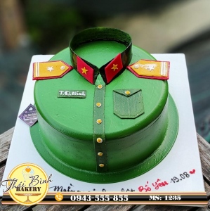 Bánh tạo hình áo bộ đội tặng sinh nhật bố