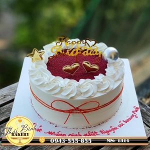 Bánh kem đơn giản đẹp xoáy hoa viền bánh tặng bạn Nguyên Vũ Hoàng Anh