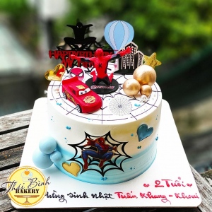 bánh kem người nhện kèm ô tô mazda