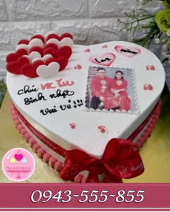 bánh kem in ảnh ck tặng sinh nhật vk iu tông đỏ trắng