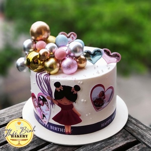 Bánh kem chibi váy đỏ chery cầm bóng tặng con yêu