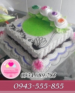 Bánh kem mứt dứa trang trí nghệ thuật hoa kem tươi