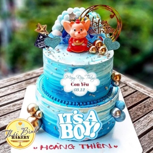 Bánh kem 2 tầng con chuột mừng đầy tháng con yêu
