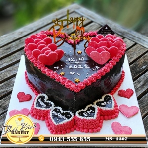 Bánh tim phủ sô nghệ thuật cắm tim fondant tặng sinh nhật em yêu