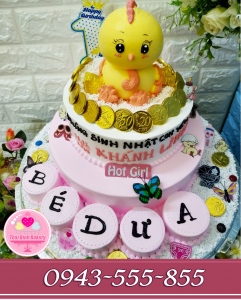 bánh kem 2 tầng sinh nhật bé dưa tuổi gà tông hồng