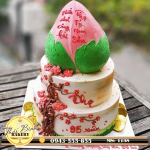 Bánh kem 3 tầng quả đào tiên 3D mừng thượng thọ bà tuổi 95
